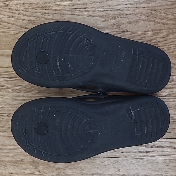 Crocs Flip Flops - Picture 4 of 5